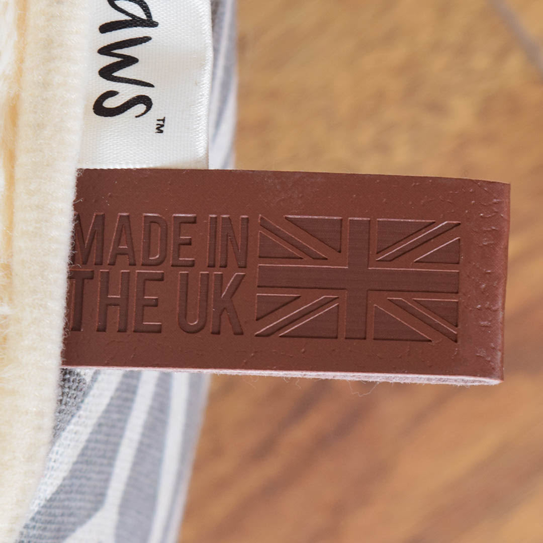 Dream Paws Geometric Cosy Grey Pet Bed