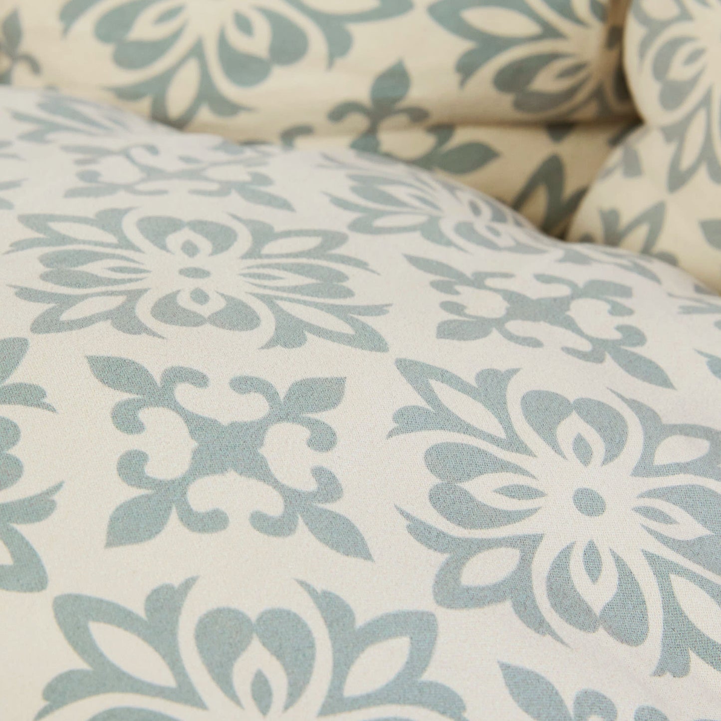 Dream paws Scalloped Grey Pet Bed