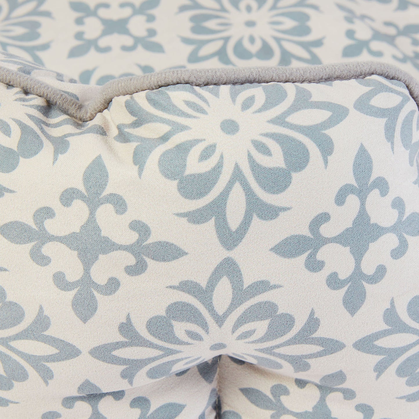 Dream paws Scalloped Grey Pet Bed