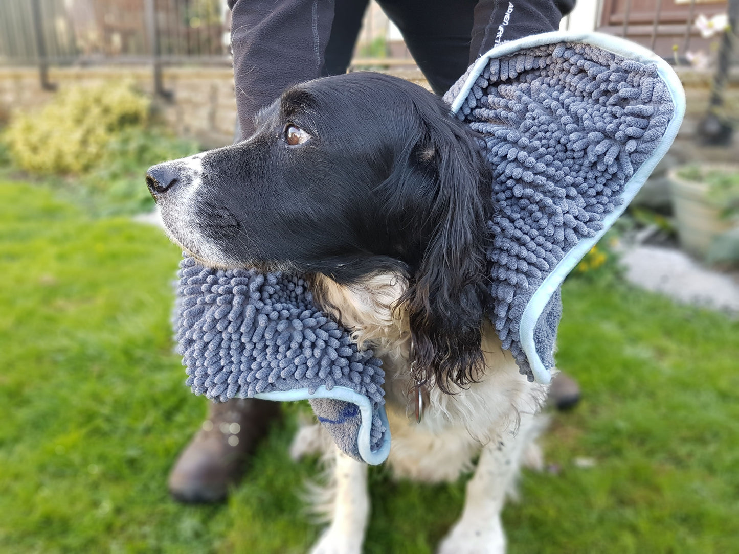 Henry Wag Noodle Glove Towel 80 X 35cm