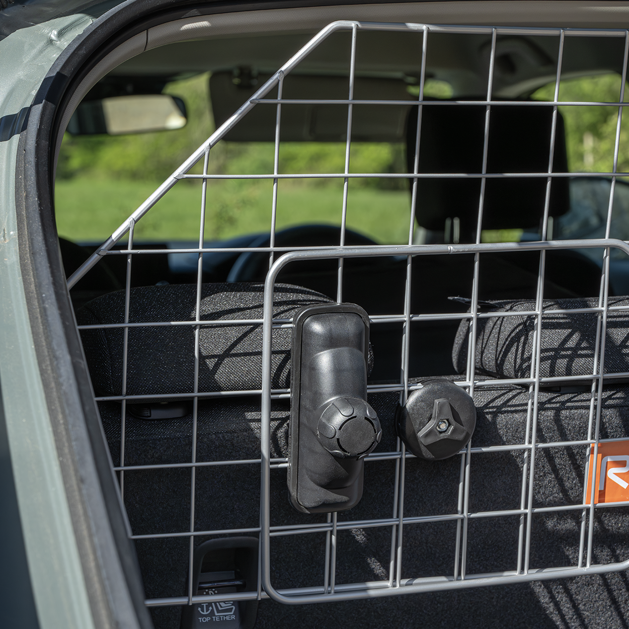 Rac Advanced Mesh Steel Dog Guard Headrest